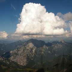 Flugwegposition um 14:18:50: Aufgenommen in der Nähe von Gaishorn am See, Österreich in 2214 Meter
